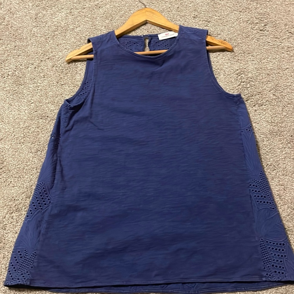 Vineyard Vines. Sleeveless blue shirt. Size small